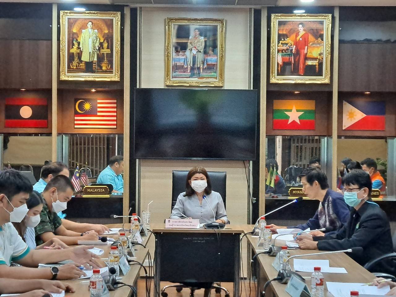 วันศุกร์ที่ 29 กันยายน 2566 เวลา 9.30 น. นางสาวอภินันท์ภรณ์ ใต้หล้าสภาพร รองประธาน ร่วมประชุมคณะกรรมการให้ความช่วยเหลือผู้ประสบภัยพิบัติภัยจังหวัดฉะเชิงเทรา (ก.ช.ภ.จ.ฉช.) ครั้งที่ 11/2566 ณ ห้องประชุมพระยาศรีสุนทรโวหารฯ (น้อย อาจารยางกูร) ชั้น 1 ศาลากลางจ