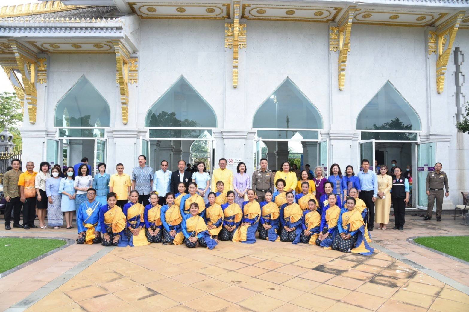 วันศุกร์ที่ 17 พฤศจิกายน 2566 เวลา 16.00 น. นายจิตรกร เผด็จศึก ประธานหอการค้าฯ ร่วมแถลงข่าวงานนมัสการหลวงพ่อพุทธโสธรและงานประจำปีจังหวัดฉะเชิงเทรา พ.ศ 2566 ณ มุกด้านหน้าพระอุโบสถ วัดโสธรวราราม วรวิหาร อ.เมืองจังหวัด จ.ฉะเชิงเทรา