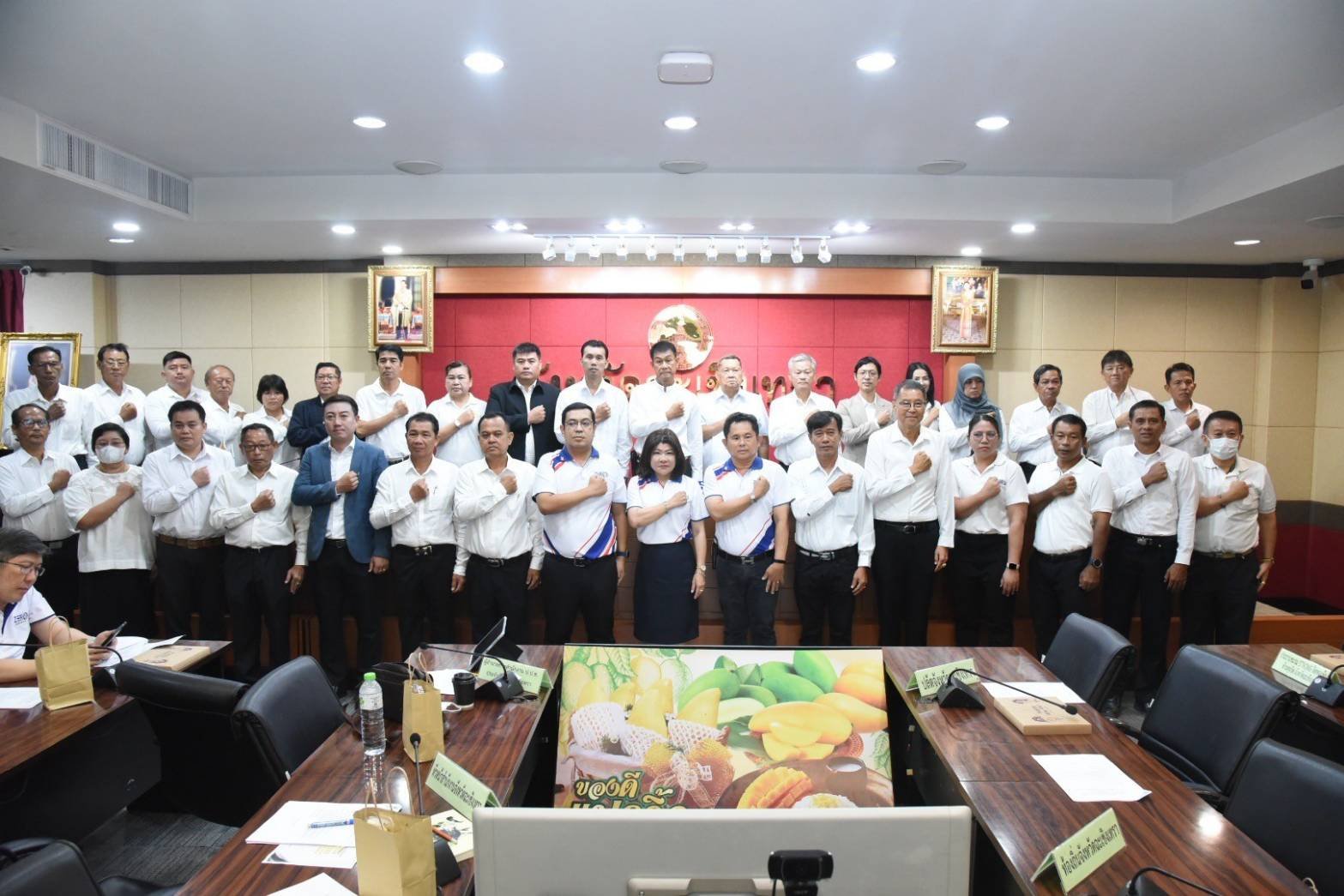 ดร.จิตรกร เผด็จศึก ประธานหอการค้าจังหวัดฉะเชิงเทรา  เข้าร่วมประชุมคณะกรรมการผลักดันการดำเนินงานตามแผนแม่บทภายใต้ยุทธศาสตร์ชาติประเด็นการต่อต้านการทุจริตและประพฤติมิชอบจังหวัดฉะเชิงเทรา ครั้งที่ 4/2566 ในวันศุกร์ที่ 8 ธันวาคม 2566 เวลา 9:00 น และการร่วมกิจ