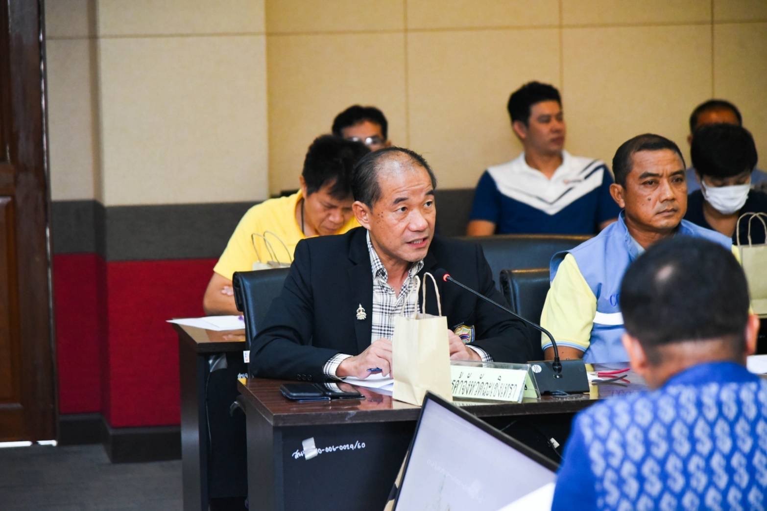 ดร.จิตรกร เผด็จศึก ประธาน และคณะกรรมการ หอการค้าจังหวัดฉะเชิงเทรา ประชุมคณะกรรมการร่วมภาครัฐและเอกชนเพื่อพัฒนาและแก้ไขปัญหาทางเศรษฐกิจจังหวัดฉะเชิงเทรา (กรอ.จังหวัด) ครั้งที่ 4/2567 วันพฤหัสบดีที่ 16 พฤษภาคม 2567 เวลา 09.30 น. ณ ห้องประชุมมรุพงษ์ศิริพัฒน์