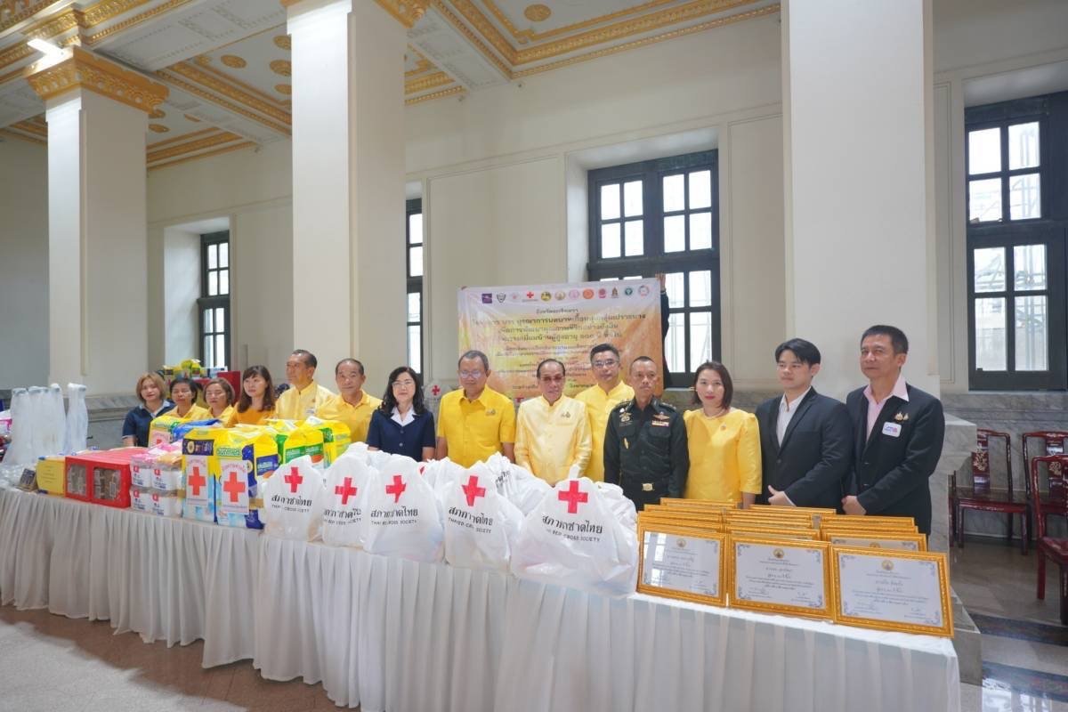 หอการค้าจังหวัดฉะเชิงเทรา โดย ดร. จิตรกร เผด็จศึก ประธานหอการค้าฯ ร่วมสนับสนุนข้าวไรซ์เบอรี่ จำนวน 81 ชุด ในกิจกรรมโครงการ บวร บูรณาการบทบาทเกื้อหนุนกลุ่มเปราะบางเพื่อการพัฒนาคุณภาพชีวิตอย่างยั่งยืน กิจกรรมเยี่ยมบ้านผู้สูงอายุ 100 ปี เพื่อเฉลิมพระเกียรติพ