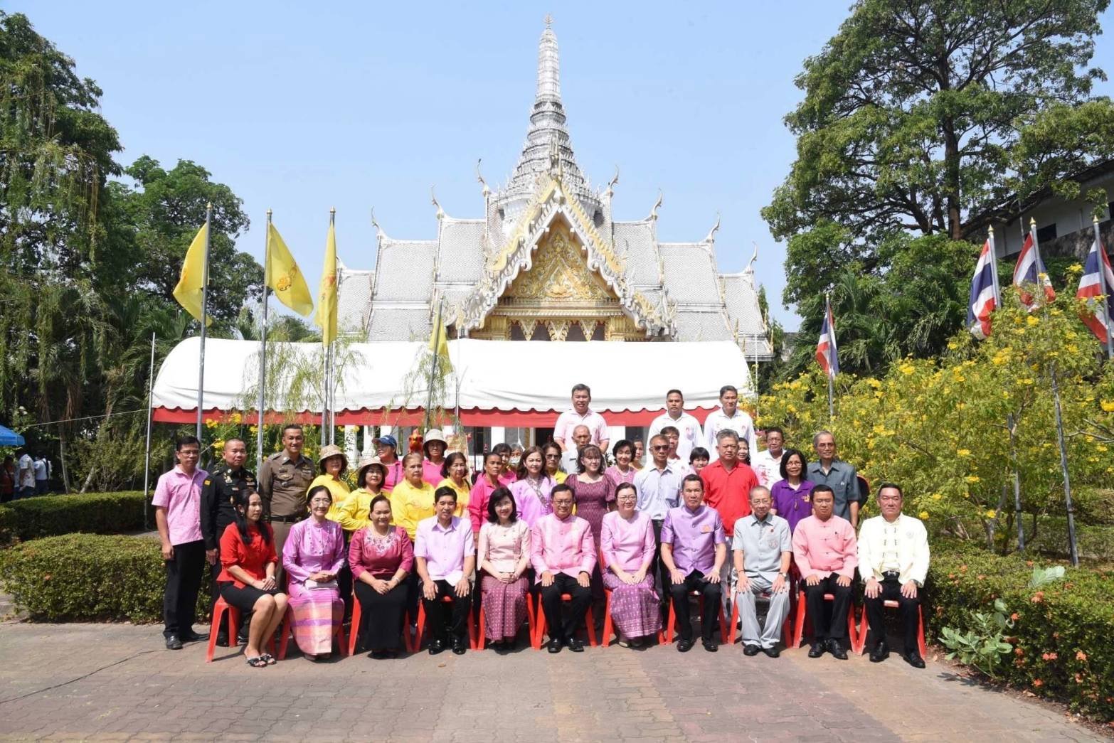 วันพฤหัสบดีที่ 15 กุมภาพันธ์ 2567 เวลา 09.30 น.นายจิตรกร  เผด็จศึก ประธานหอการค้าฯ ร่วมงานตรุษจีนประจำปี 2567 ของศาลเจ้าพ่อหลักเมืองฉะเชิงเทรา ณ ศาลเจ้าพ่อหลักเมือง ฉะเชิงเทรา