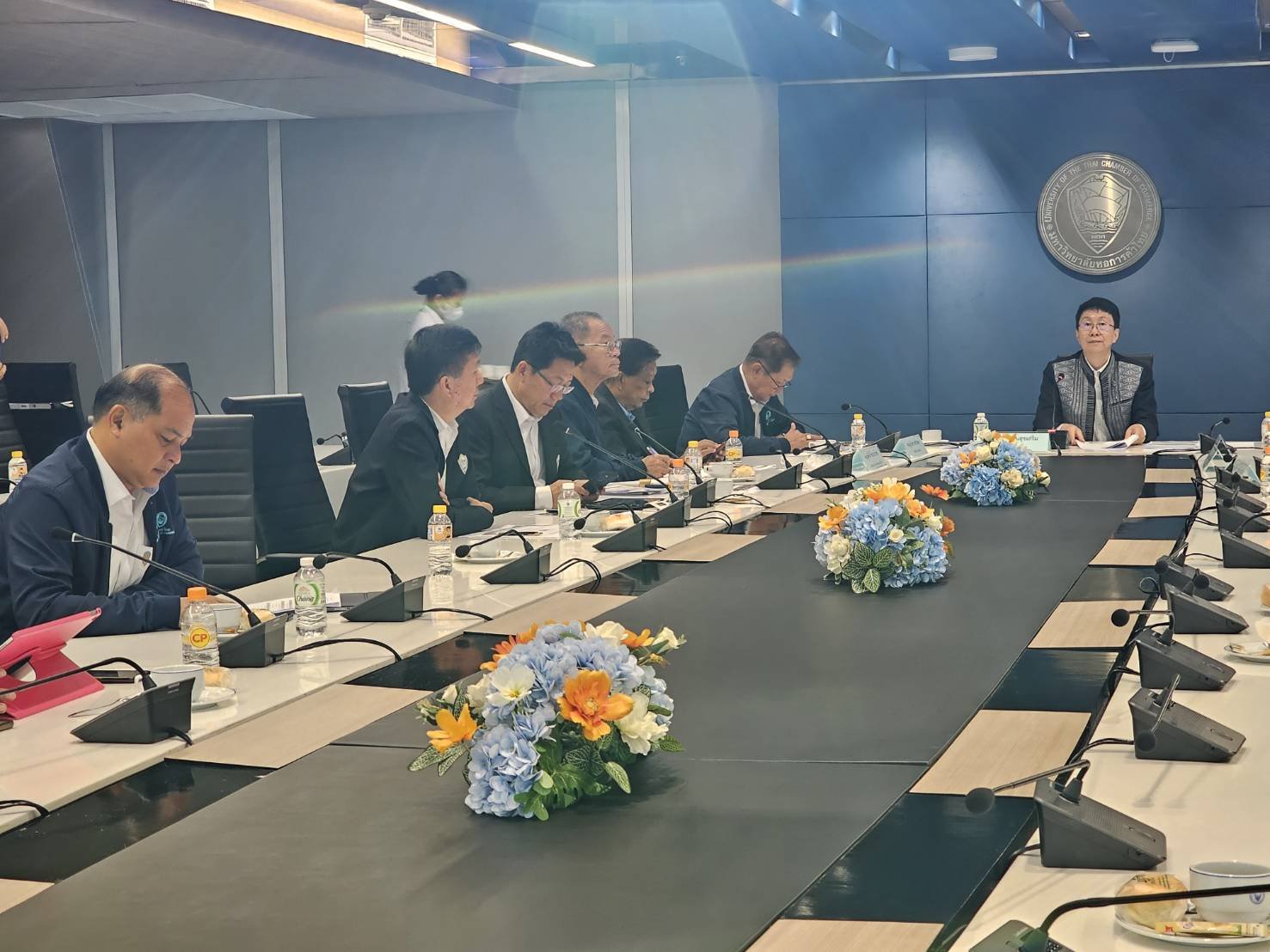 วันพุธที่ 14 กุมภาพันธ์ 2567 เวลา 13:00-15:00 น. นายจิตรกร เผด็จศึก ประธานหอการค้าฯ ร่วมประชุมคณะกรรมการหอการค้าไทย ครั้งที่ 11/2566 ณ ห้องประชุมสภามหาวิทยาลัยฯ ชั้น15 อาคาร24 มหาวิทยาลัยหอการไทย