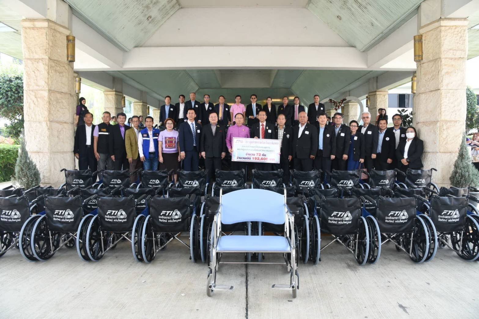 วันพฤหัสบดีที่ 15 กุมภาพันธ์ 2567 เวลา 13.00-19:00 น นายจิตรกร เผด็จศึก ประธานหอการค้าฯ ร่วมพิธีมอบรถวิลแชร์พร้อมทั้งประชุมใหญ่สามัญประจำปี 2567 และเลือกตั้งคณะกรรมการบริหารสภาอุตสาหกรรมจังหวัดฉะเชิงเทรา วาระปี 2567-2569 และฟังบรรยายพิเศษเรื่อง "ทิศท