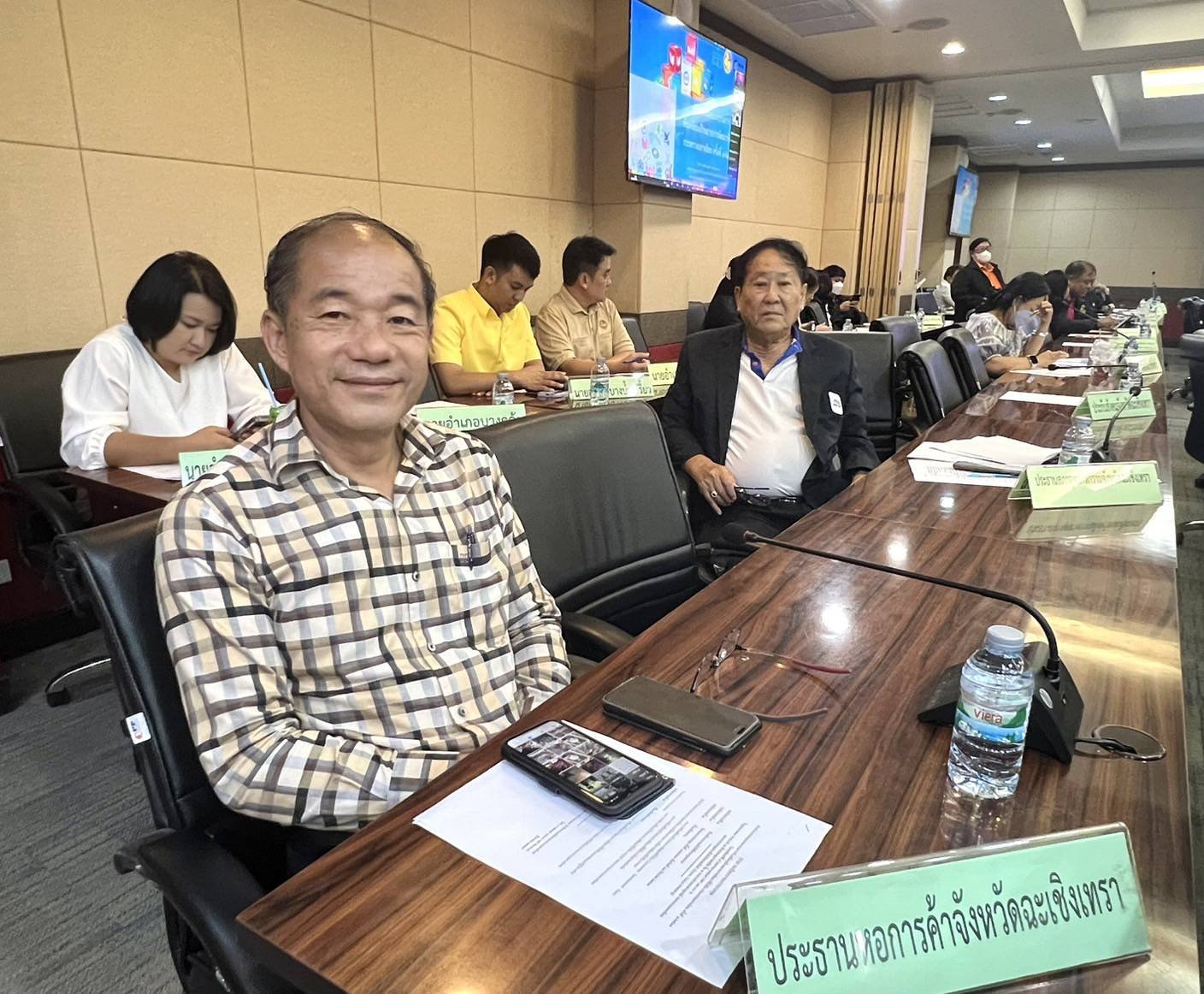 วันพฤหัสบดีที่ 4 เมษายน 2567 เวลา 14.00 น. นายจิตรกรเผด็จศึก ประธานหอการค้าฯ ร่วมประชุมคณะกรรมการขับเคลื่อนเป้าหมายการพัฒนาที่ยั่งยืน กระทรวงมหาดไทย ครั้งที่ 1/2567 ณ ห้องประชุมมรุพงษ์ศิริพัฒน์ ชั้น 4  ศาลากลางจังหวัดฉะเชิงเทรา