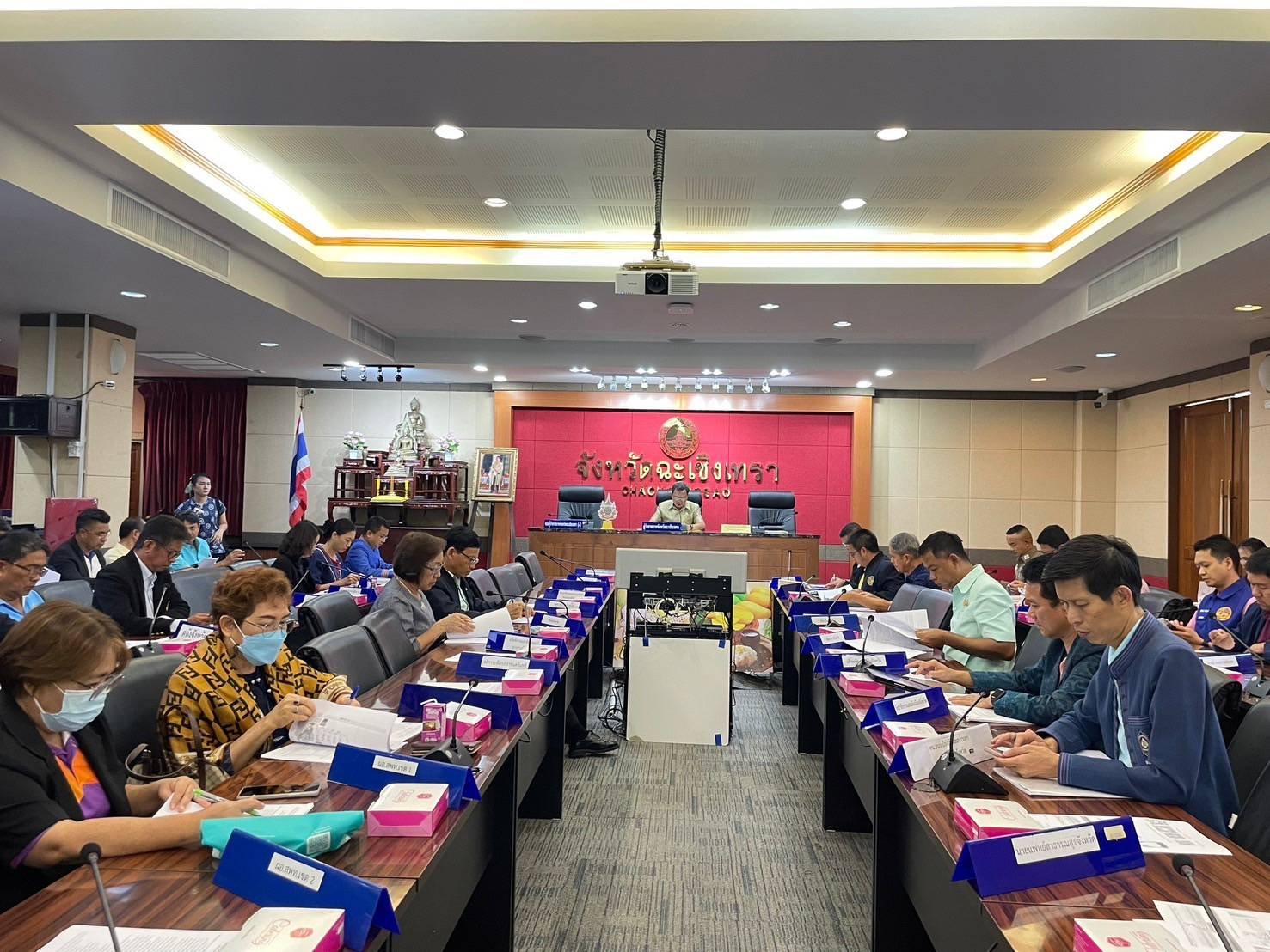 วันพุธที่ 29 พฤษภาคม 2567 เวลา เวลา 13.30 น. นายจิตรกร เผด็จศึก ประธานหอการค้าฯ ร่วมประชุมเตรียมความพร้อมการจัดกิจกรรมเดิน วิ่ง ปั่น ธงตราสัญลักษณ์งานเฉลิมพระเกียรติพระบาทสมเด็จพระเจ้าอยู่หัว เนื่องในโอกาสพระราชพิธีมหามงคลเฉลิมพระชนมพรรษา 6 รอบ 28 กรกฎาคม