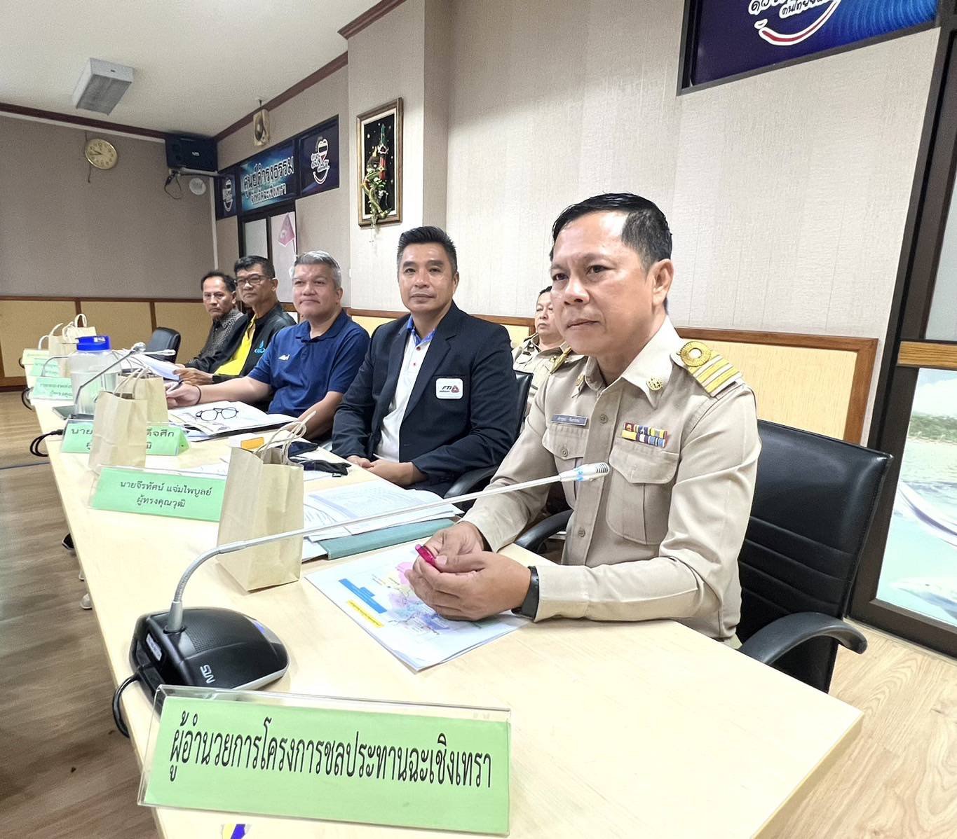 วันอังคารที่ 18 มิถุนายน 2567 เวลา 9.30 น. นายจอมพงษ์ ชูทับทิมเลขาธิการหอการค้าฯ ร่วมประชุมคณะกรรมการทรัพยากรน้ำจังหวัดฉะเชิงเทรา ครั้งที่ 4/2567 ณ ห้องประชุมสุนทรพิพิธ ชั้น 3 ศาลากลางจังหวัดฉะเชิงเทรา