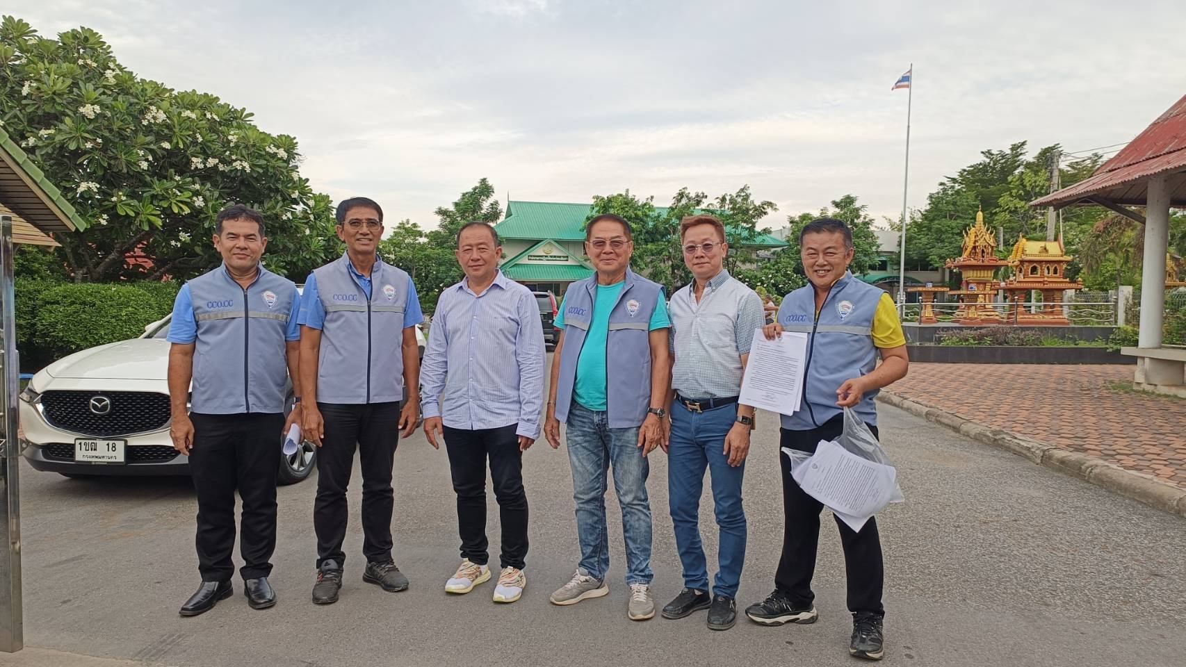 วันที่ 21 มิถุนายน 2567 เวลา 17.00 น. คณะกรรมการหอการค้าฯ ร่วมลงพื้นที่ เชิญคนในพื้นที่ ประชุมประชาคม โครงการจัดตั้งศูนย์จำหน่ายสินค้าเกษตรปลอดภัย ณ พื้นที่ สปก. ฉะเชิงเทรา 