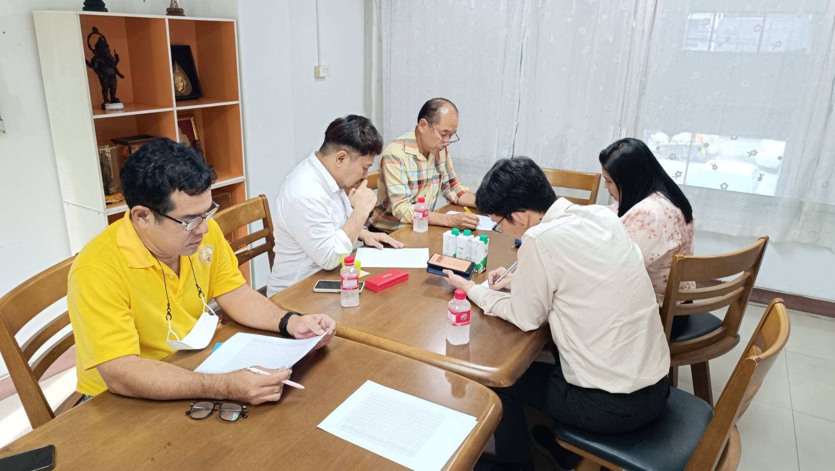 มหาวิทยาลัยราชภัฏราชนครินทร์ พบประธานหอการค้าจังหวัดฉะเชิงเทราหารือจัดสินค้าเกษตรปลอดภัยสูง สู่โครงการตลาดชุมชนเมือง “เกษตรปลอดภัยสูง” ในวันจันทร์ที่ 2 ตุลาคม 2566 เวลา 15.30 น ณ ห้องประชุมอาคารหอการค้าจังหวัดฉะเชิงเทรา