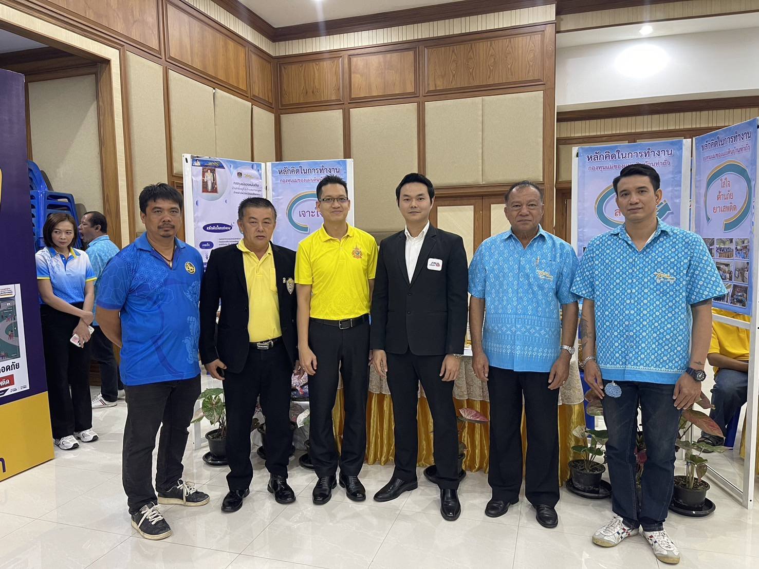 วันพุธที่ 26 มิถุนายน 2567 เวลา 8.30 - 15.00 น. นายบุญสืบ ชัยสายัณ กรรมการหอการค้าฯ ร่วมงานมหกรรมวันต่อต้านยาเสพติดโลก (26 มิถุนายน) ประจำปี 2567 ณ ห้องประชุมวิทยาลัยเทคนิคฉะเชิงเทรา อ.เมือง จ.ฉะเชิงเทรา