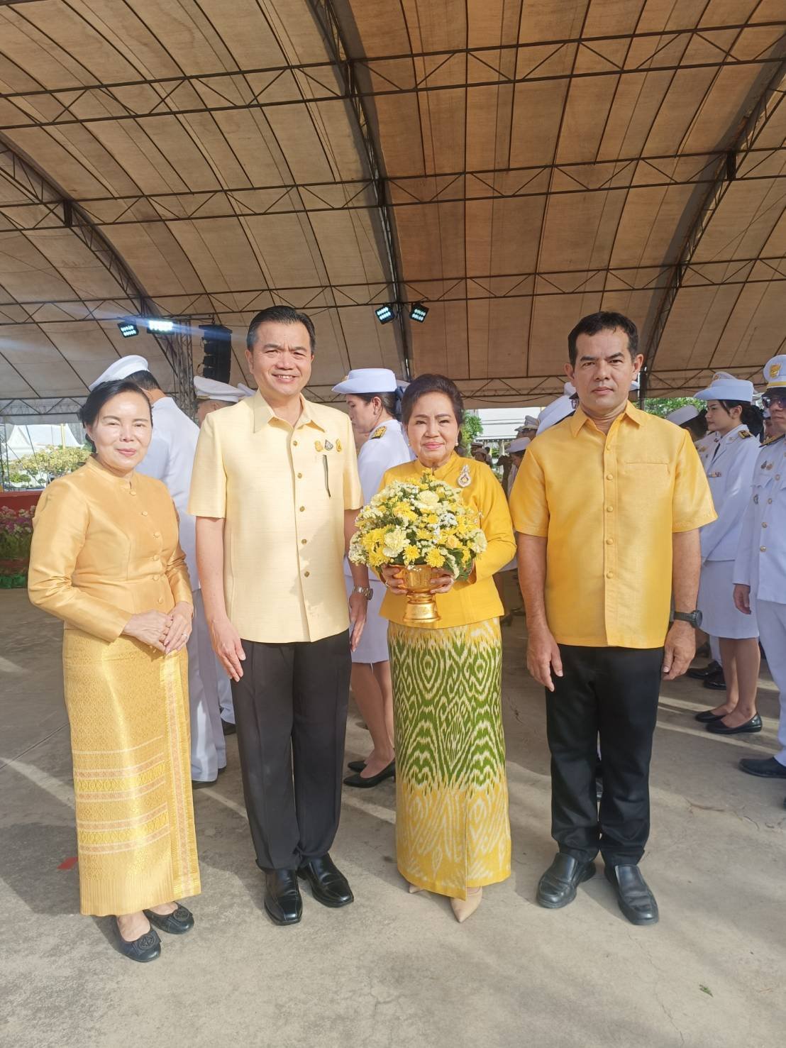 วันพฤหัสบดีที่ 5 ธันวาคม 2567 เวลา  07.00 น. หอการค้าจังหวัดฉะเชิงเทรา ร่วมพิธีตักบาตร  เวลา 8.20 น. ร่วมพิธีวางพาพุ่มดอกไม้ถวายพระราชกุศล กิจกรรมเนื่องในวันพระบรมราชสมภพ พระบาทสมเด็จพระบรมชนกาธิเบศร มหาภูมิพลอดุลยเดชมหาราช บรมนาถบพิตร วันชาติ และวันพ่อแห