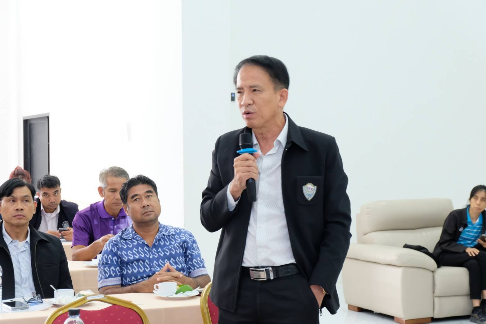 วันพฤหัสบดีที่ 29 พฤษภาคม 2568 เวลา 8.30-12.00 น. นายประโยชน์ โสรัจจกิจ ประธานกิตติมศักดิ์หอการค้าฯ ร่วมประชุมรับฟังความคิดเห็นของภาคประชาชน ครั้งที่ 2 กิจการประปาสาขาฉะเชิงเทรา งานจ้างที่ปรึกษาแนวทางความเป็นไปได้การดำเนินงาน ในกิจการประปาบางปะกง ประปาฉะเ