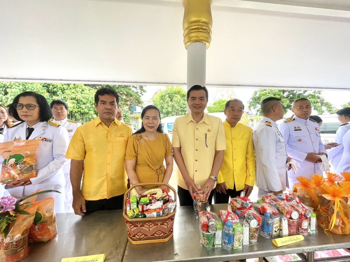 วันอาทิตย์ที่ 28 กรกฎาคม 2567 เวลา 07.00 น.ประธานหอการค้าจังหวัดฉะเชิงเทรา และคณะ ร่วมพิธีเจริญพระพุทธมนต์และพิธี ทำบุญตักบาตร ณ วัดโสธรวรารามวรวิหาร  (ศาลาอัญเชิญหลวงพ่อพุทธะโสธรขึ้นจากแม่น้ำบางปะกง) เพื่อถวายพระราชกุศล พระบาทสมเด็จพระเจ้าอยู่หัว เนื่องใ