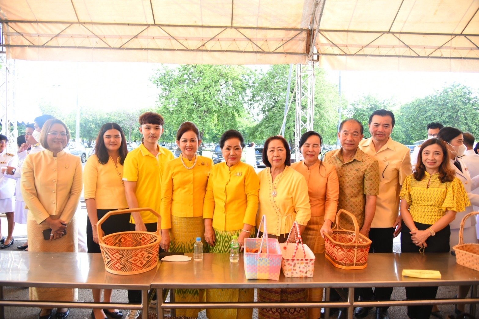 วันศุกร์ที่ 13 ตุลาคม 2566 เวลา 07.30 น. ขอเชิญร่วมพิธีสวดพระพุทธมนต์ และทำบุญตักบาตร เวลา 8.30 น. ร่วมพิธีวางพวงมาลา ถวายเป็นพระราชกุศลกิจกรรมเนื่องในวันนวมินทร์มหาราช  ณ ศาลาจตุรมุข หน้าศาลากลางจังหวัดฉะเชิงเทรา