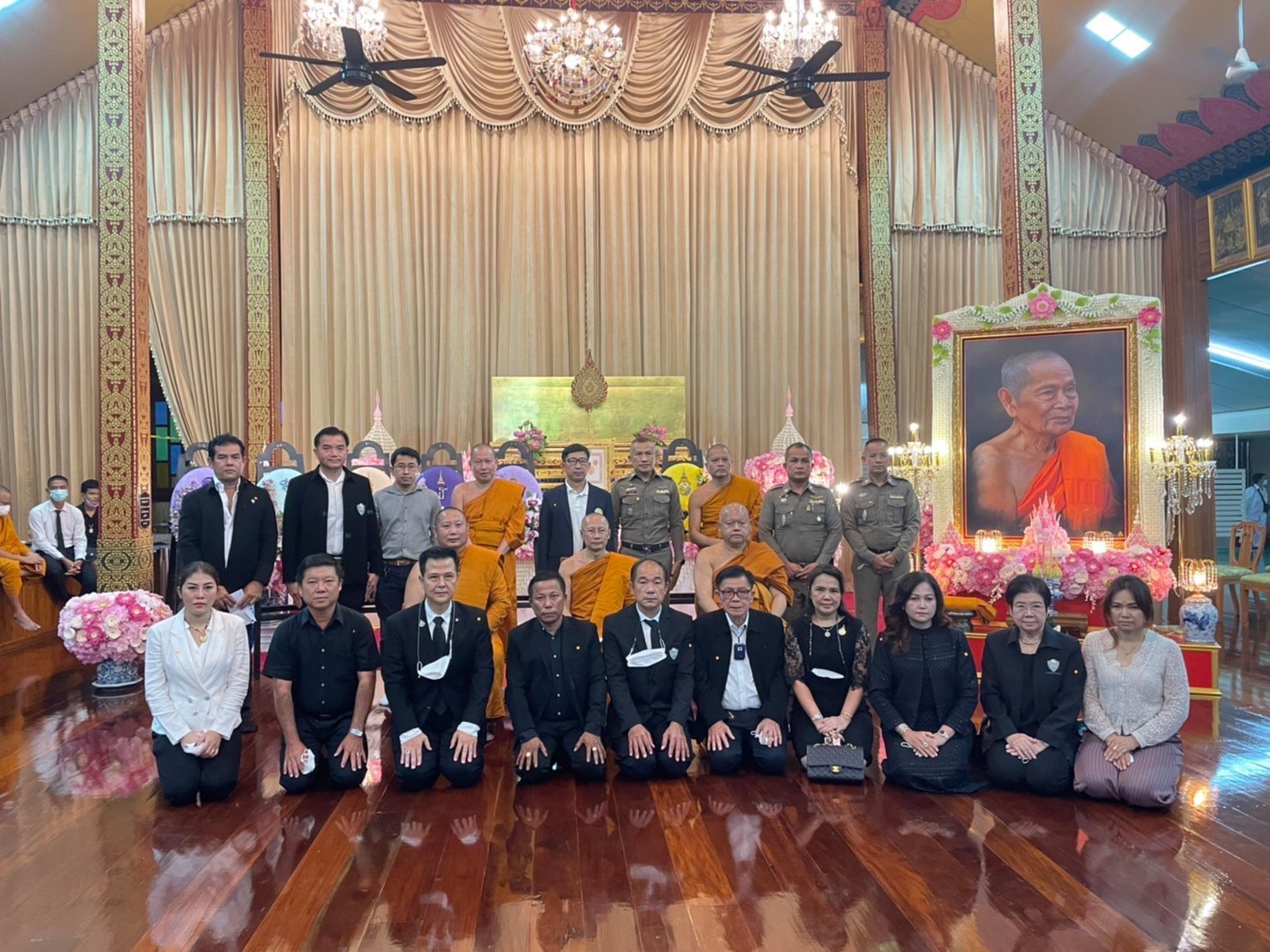 ร่วมเป็นเจ้าภาพสวดพระอภิธรรม อดีดเจ้าอาวาสวัดบางสมัคร ร่วมเป็นเจ้าภาพสวดพระอภิธรรม อดีดเจ้าอาวาสวัดบางสมัคร
