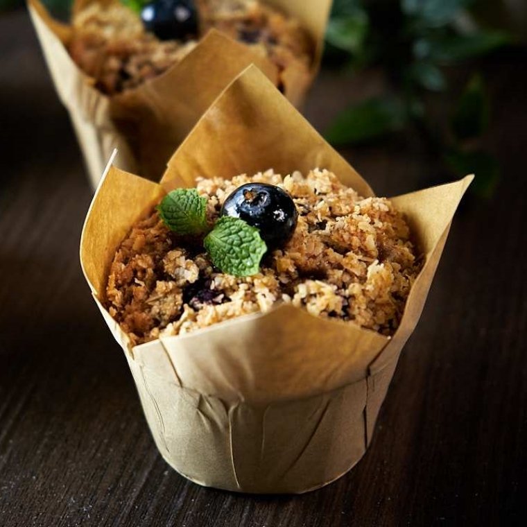LOW-FAT BLUEBERRY CRUMBLE MUFFIN