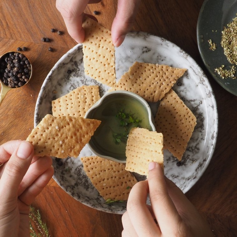 OLIVE OIL CRACKERS