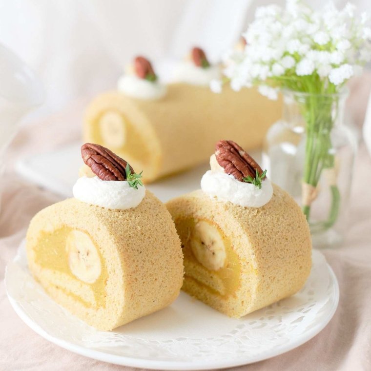 TOKYO BANANA CAKE ROLL 