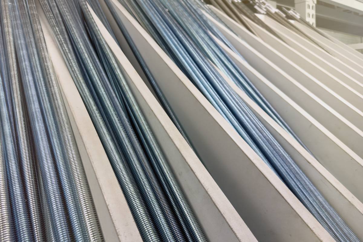 เหล็กสตัดเกลียวราคาเท่าไหร่?