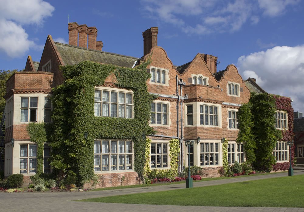 เรียนต่ออังกฤษ_โรงเรียนประจำอังกฤษ_เรียนมัธยมอังกฤษ_Queen_Ethelburga_s_Collegiate เรียนต่ออังกฤษ_โรงเรียนประจำอังกฤษ_เรียนมัธยมอังกฤษ_Queen_Ethelburga_s_Collegiate