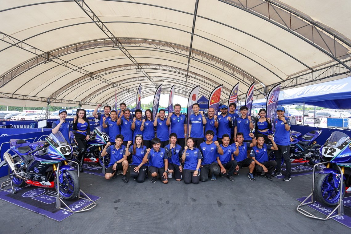 ไทยยามาฮ่าส่ง 2 นักบิดดาวรุ่ง ไทย - เทศ R3 bLU cRU Asia-Pacific ไทยยามาฮ่าส่ง 2 นักบิดดาวรุ่ง ไทย - เทศ R3 bLU cRU Asia-Pacific