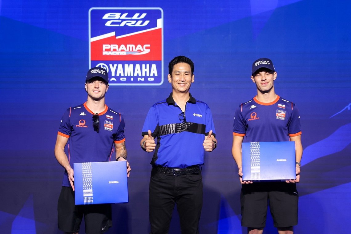 ยามาฮ่าจัดกระทบไหล่ 2 นักบิด Moto2 จากทีม BLU CRU PRAMAC YAMAHA พร้อมแจกของสุดพิเศษ