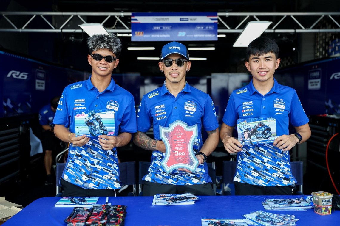 ตี-อนุภาพ  ไอเดีย-กฤตภัทร  กัส-ธีรไนย 3 นักบิดยามาฮ่า ร่วมกิจกรรม Pit Walk สุดคึกคัก แดนซ์เรียกเสียงเชียร์ ก่อนลุยศึกชิงแชมป์เอเชีย เรซ 2 ที่ บุรีรัมย์
