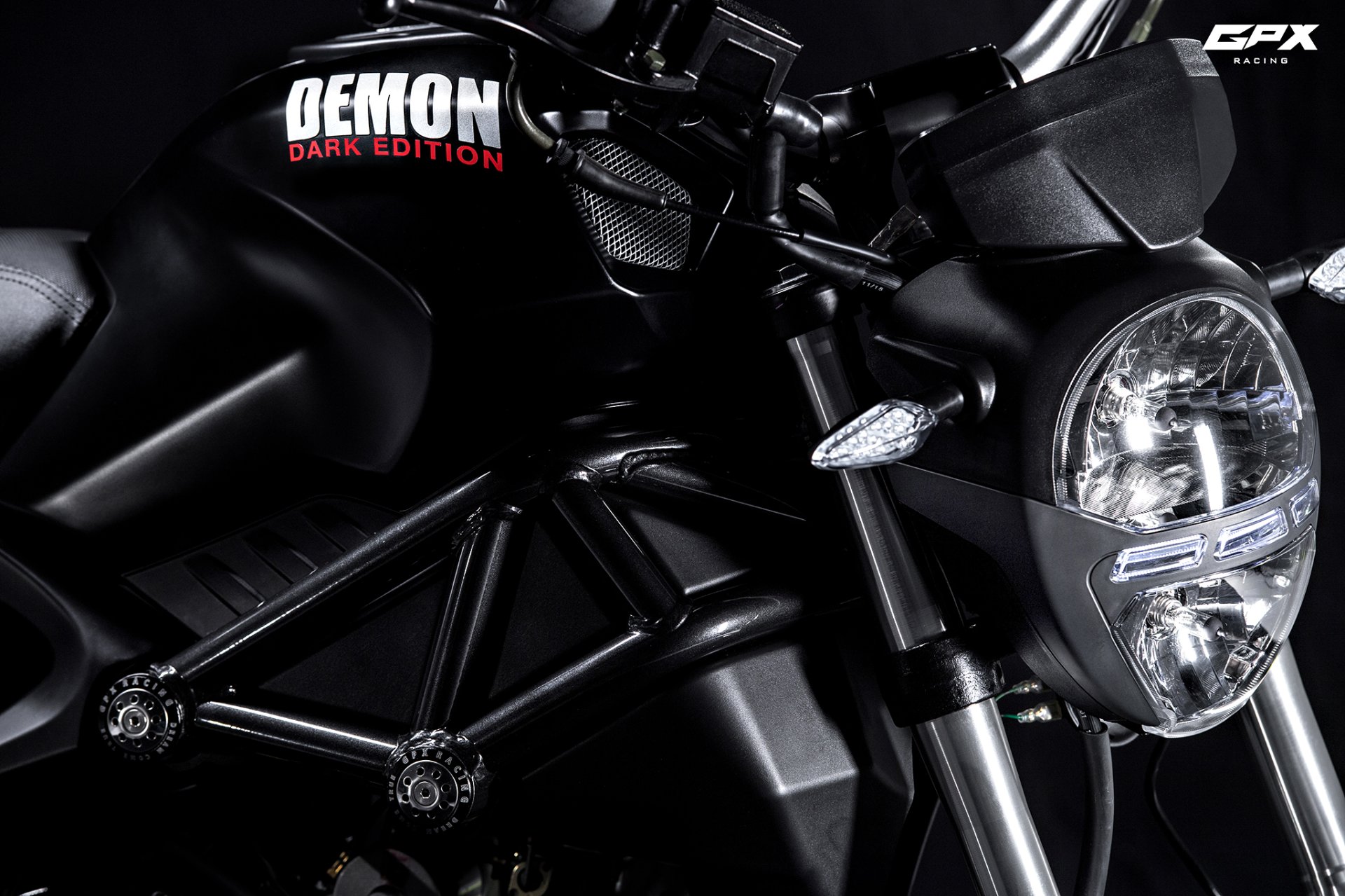 GPX เผยโฉม "DEMON DARK EDITION” สองสีใหม่ โหดจัดโดนใจ! GPX เผยโฉม "DEMON DARK EDITION” สองสีใหม่ โหดจัดโดนใจ!