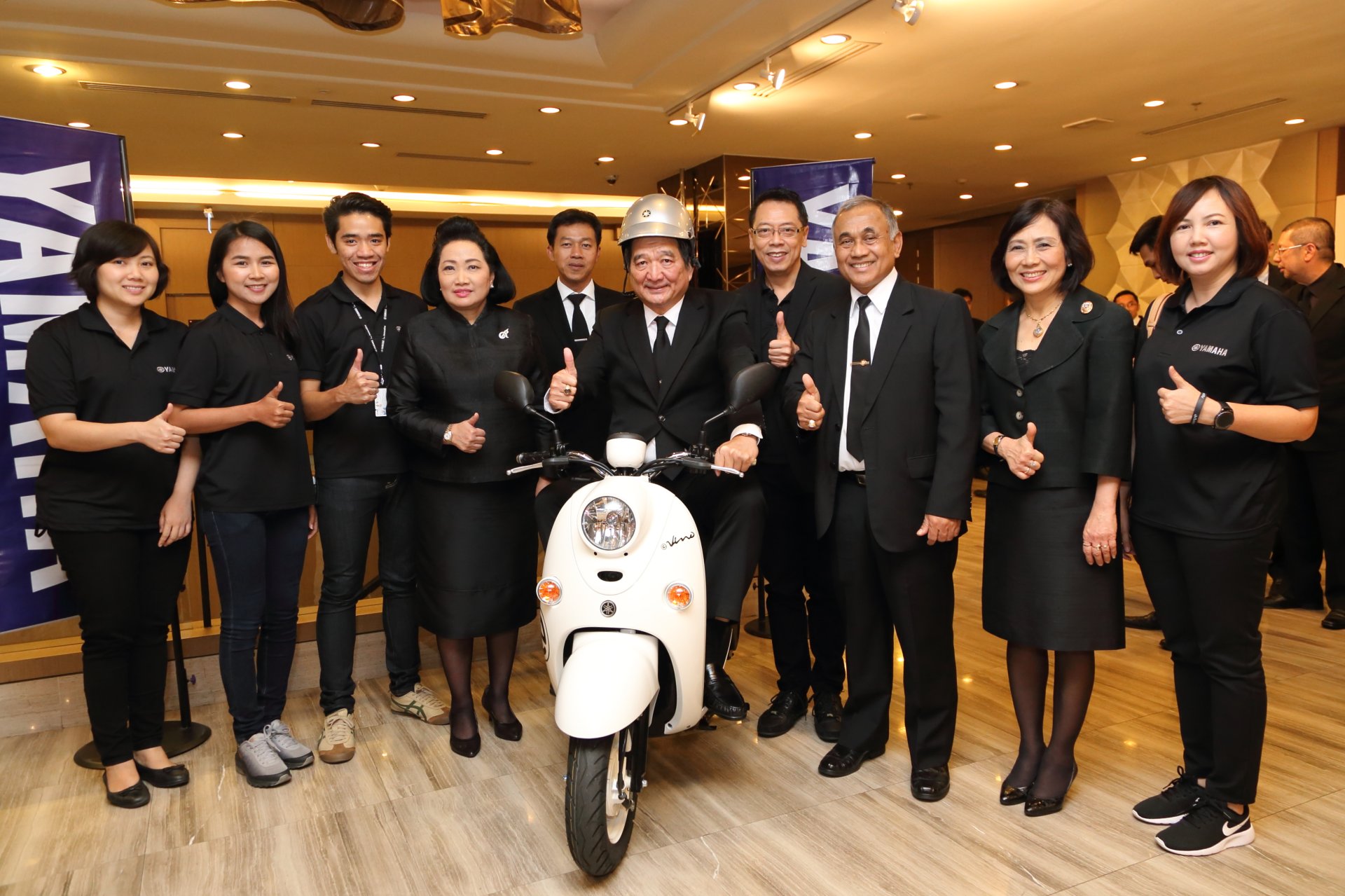 ยามาฮ่าจัดแสดงรถจักรยานยนต์ไฟฟ้า Yamaha E-Vino ในงานสัมมนาฯไทยแลนด์ 4.0 ยามาฮ่าจัดแสดงรถจักรยานยนต์ไฟฟ้า Yamaha E-Vino ในงานสัมมนาฯไทยแลนด์ 4.0