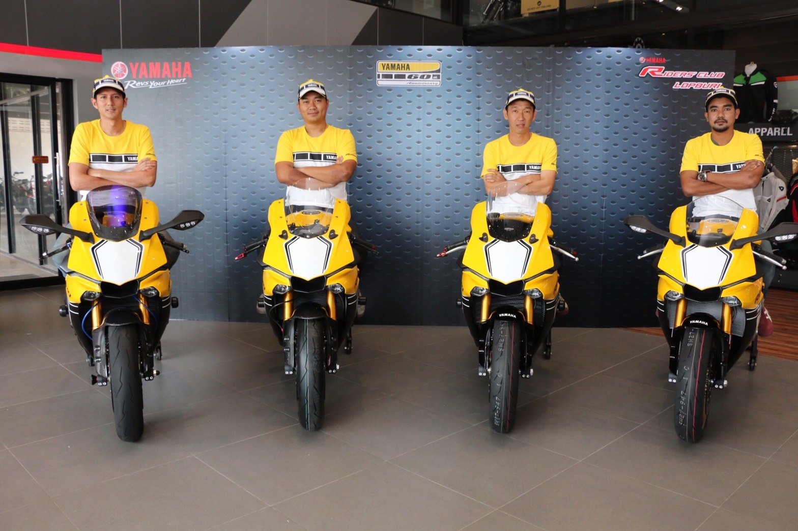 YAMAHA RIDERS’ CLUB LOPBURI ส่งมอบรถ YZF-R1 Special Edition 60th Anniversary ล็อตใหญ่ YAMAHA RIDERS’ CLUB LOPBURI ส่งมอบรถ YZF-R1 Special Edition 60th Anniversary ล็อตใหญ่