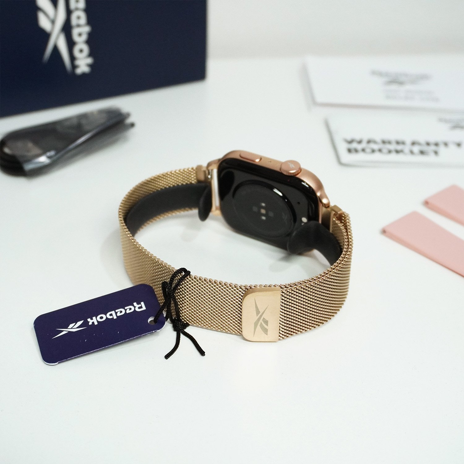 ساعة ريبوك ريلاي لايت الجديدة كليًا والذكية