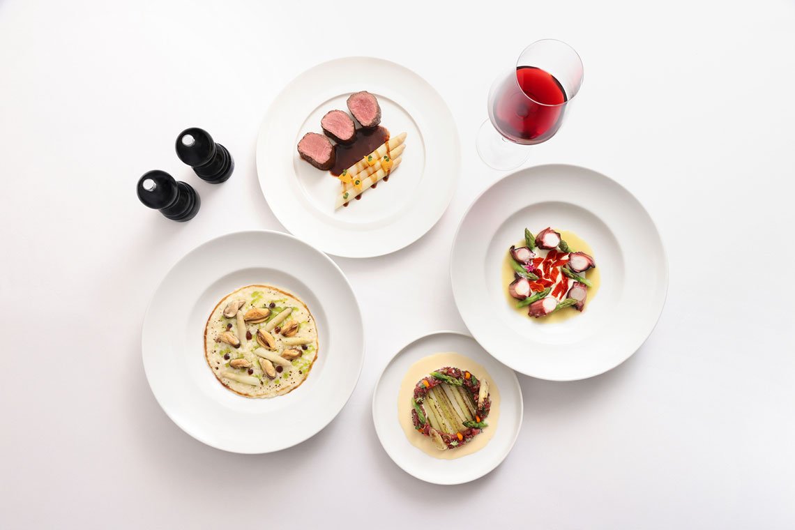 สัมผัสความอร่อยของหน่อไม้ฝรั่งวัตถุดิบสุดพิเศษตลอดซัมเมอร์นี้  ที่ ห้องอาหาร ไฟร์เพลส กริลล์ แอนด์ บาร์