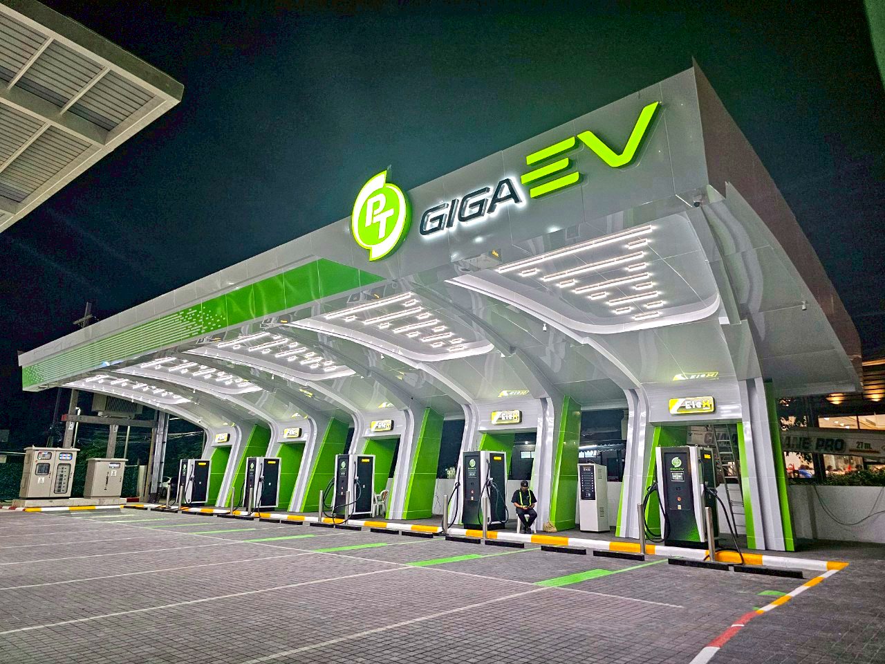 ปั้ม PT GIGA EV 