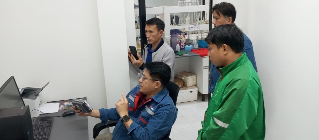 ຕິດຕາມການໃຊ້ງານເຄື່ອງວິເຄາະທາງວິທະຍາສາດ ແລະ ແນະນຳການນຳໃຊ້ເຄື່ອງ AAS ແລະ UV/Vis ໃຫ້ກັບລູກຄ້າ