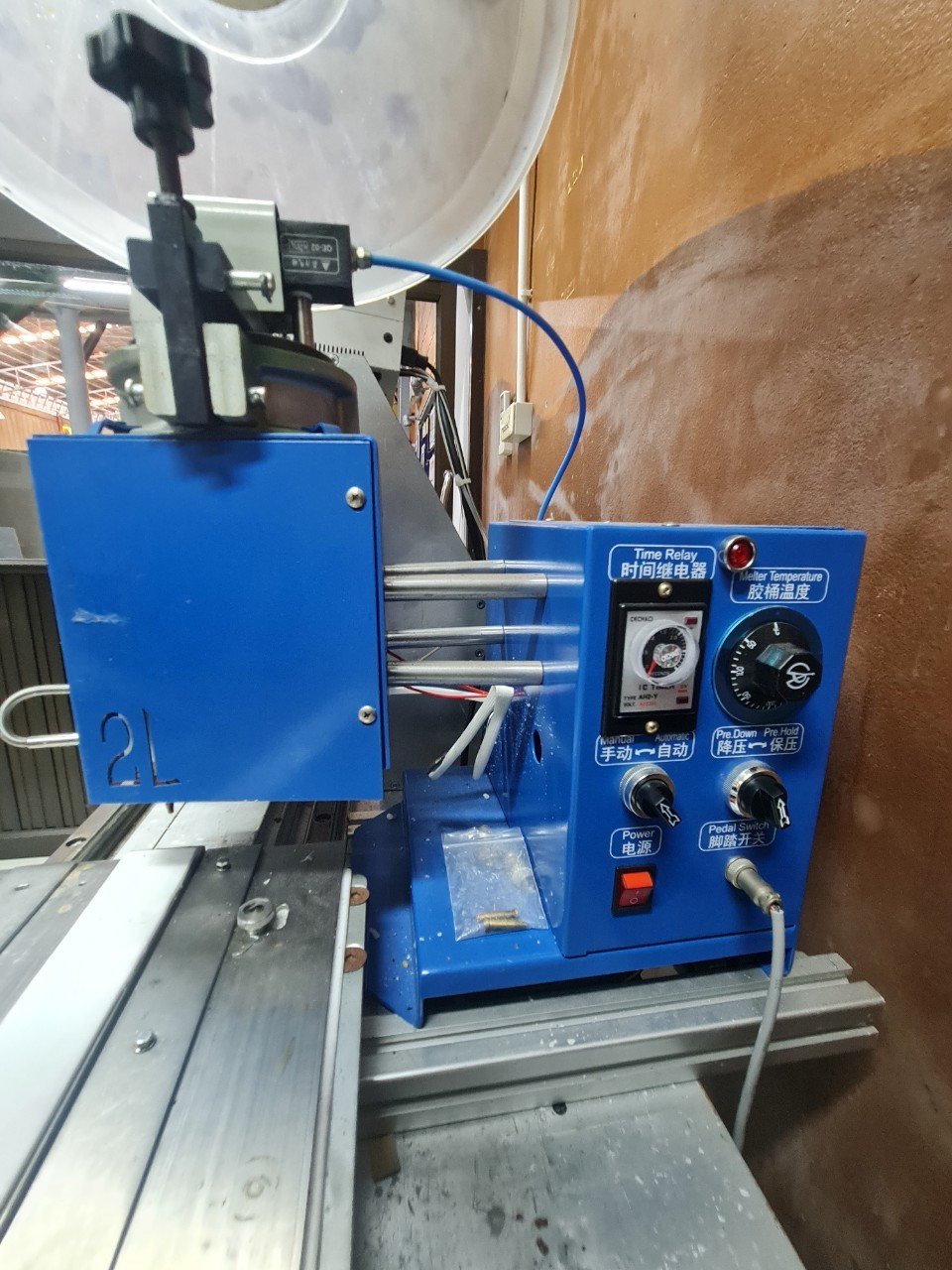 TENSILE TESTING HOT GLUE MACHINE