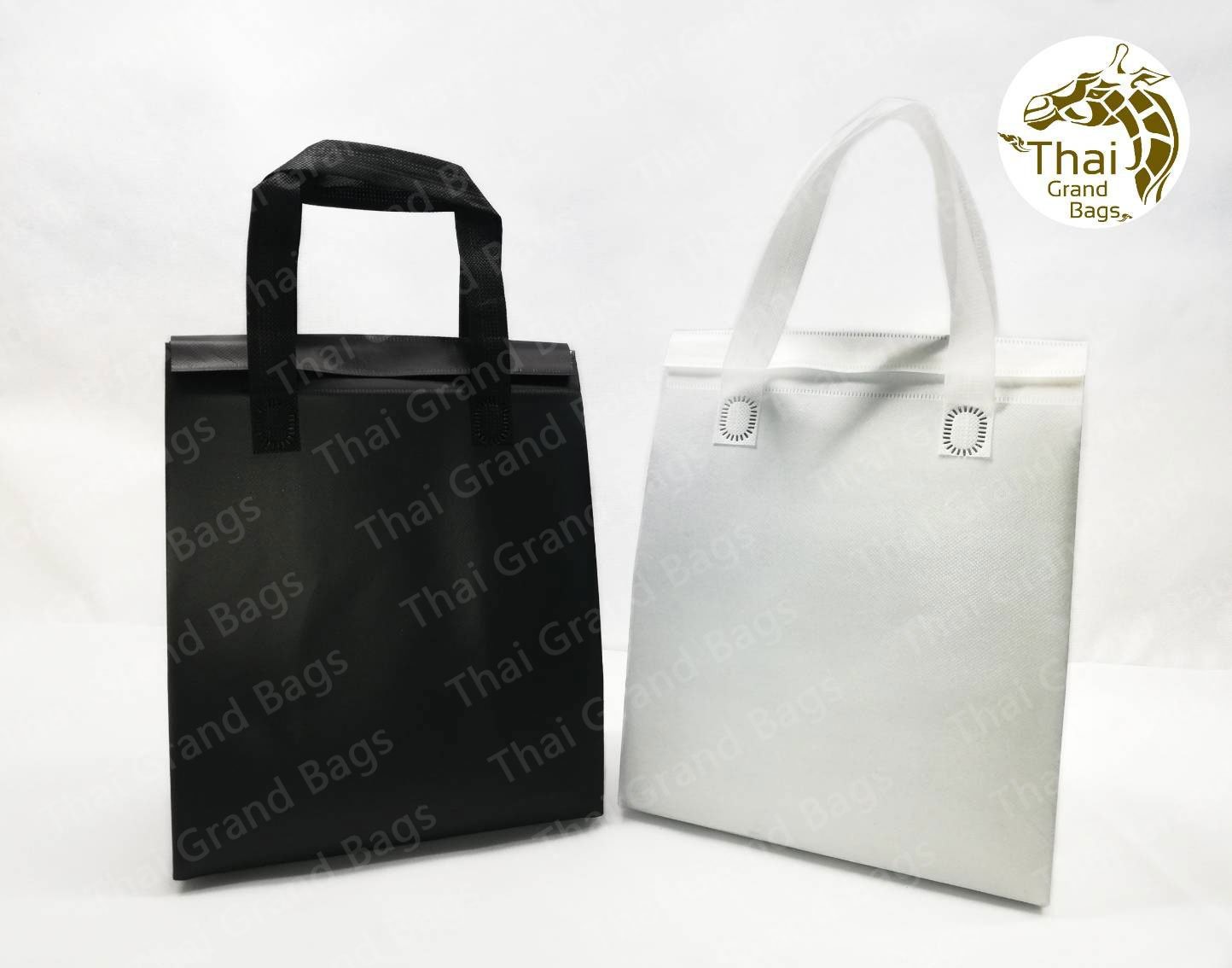 Heat and cold-retaining aluminum foil bags for businesses that need to preserve product quality.