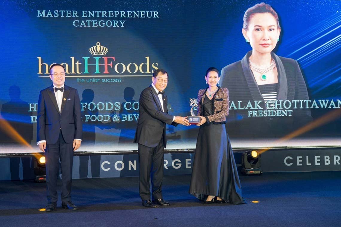 Ms. Saowalak Chotitewan, CRO at Health Foods Corporation , received the Master Entrepreneur Category Award