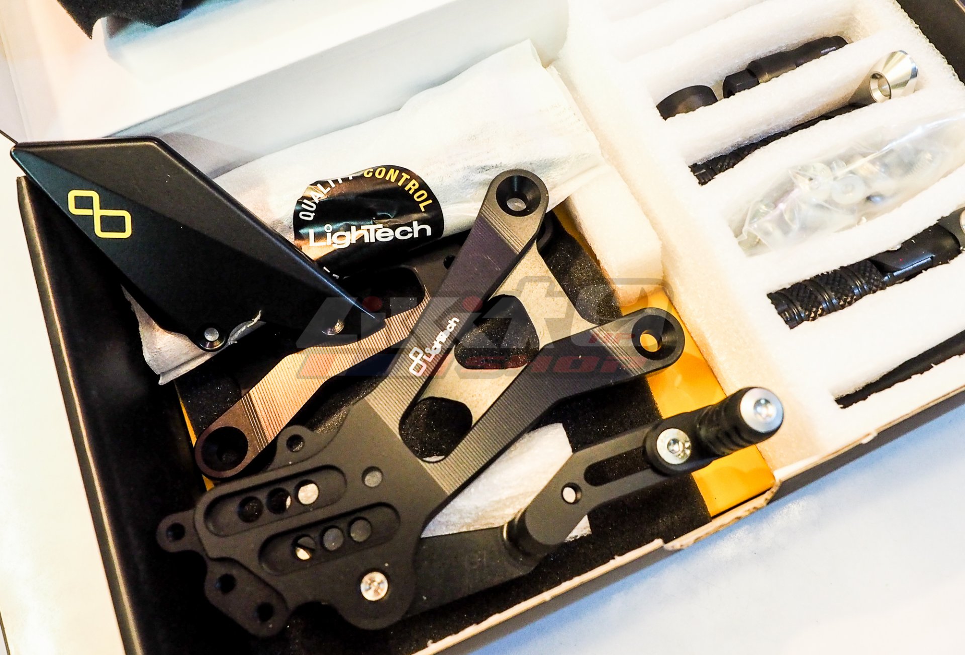 2017 R6 Lightech Rearsets LIGHTECH REAR SETS