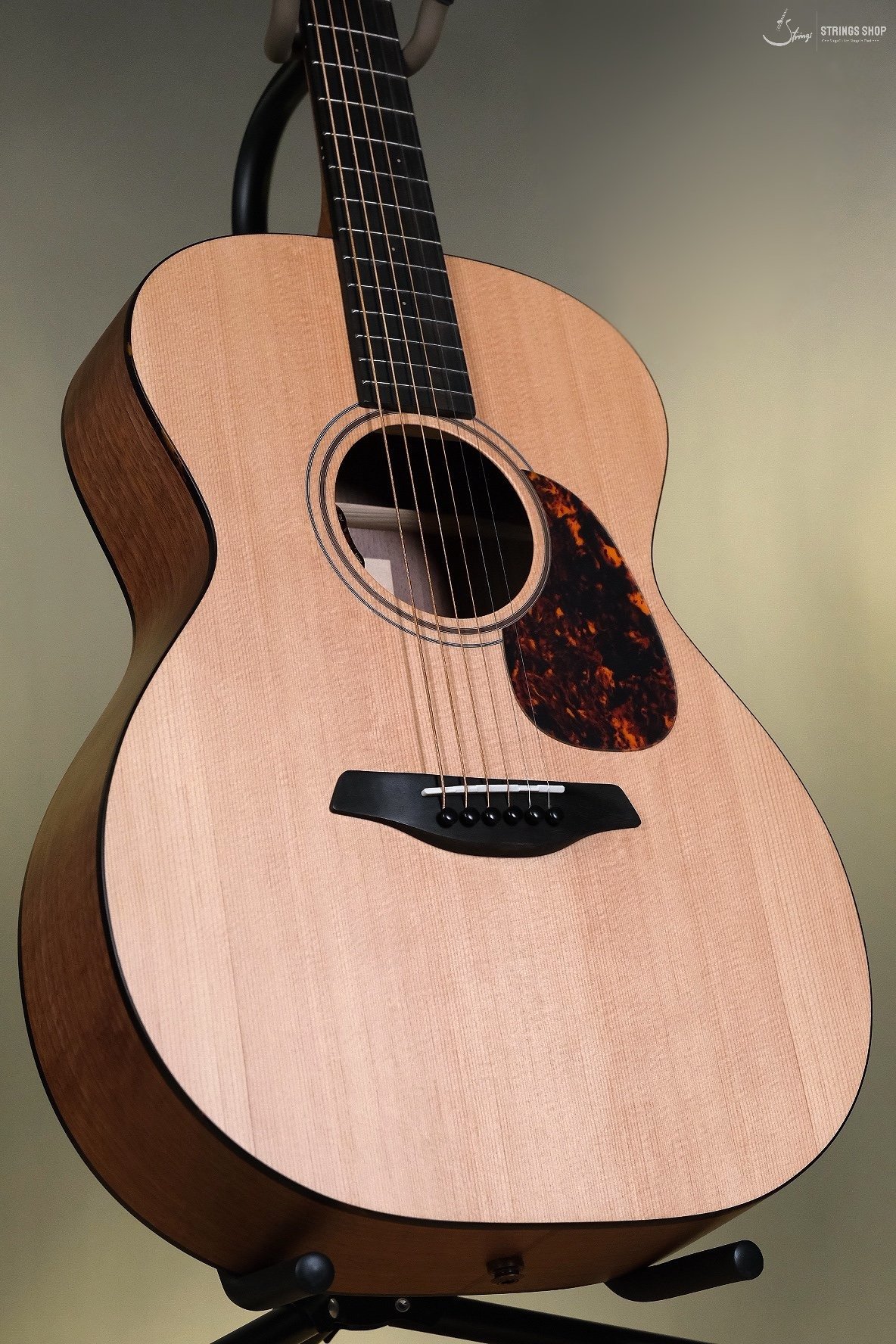 Furch Guitars Orchestra Model Sitka Spruce/Black Walnut, Blue