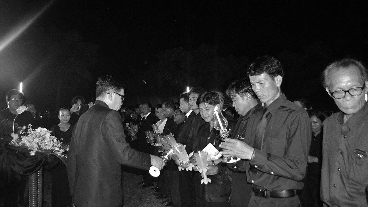 ชาวตาพระยา จัดพิธีบำเพ็ญกุศล ลงนามแสดงความอาลัยพ่อหลวง ร.9 ชาวตาพระยา จัดพิธีบำเพ็ญกุศล ลงนามแสดงความอาลัยพ่อหลวง ร.9