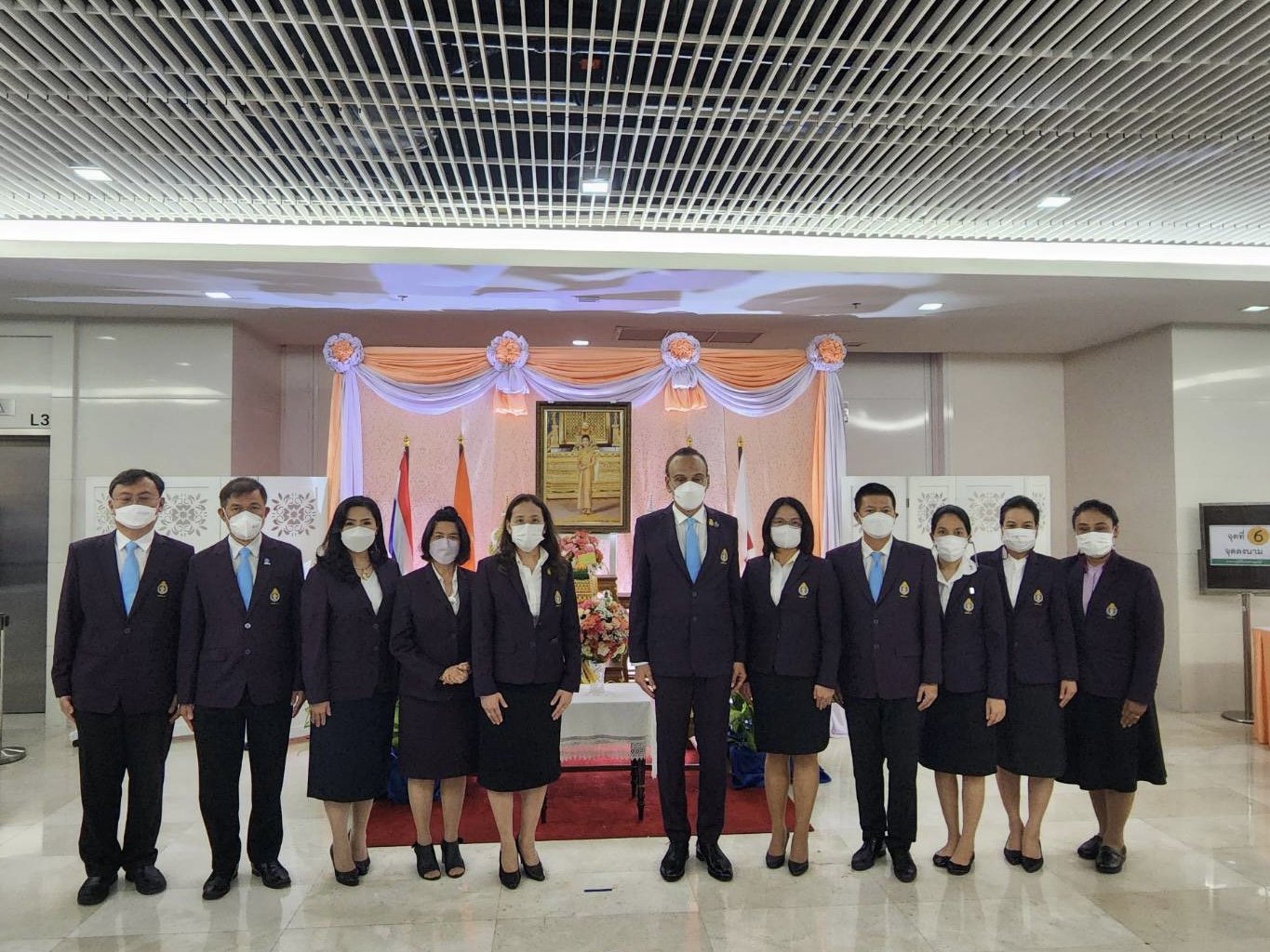 'ชาดา ไทยเศรษฐ์' นำคณะผู้แทน นยปส. รุ่น 13 เข้าร่วมลงนามถวายพระพร สมเด็จพระเจ้าลูกเธอ เจ้าฟ้าพัชรกิติยาภา นเรนทิราเทพวดี กรมหลวงราชสาริณีสิริพัชร มหาวัชรราชธิดา 'ชาดา ไทยเศรษฐ์' นำคณะผู้แทน นยปส. รุ่น 13 เข้าร่วมลงนามถวายพระพร สมเด็จพระเจ้าลูกเธอ เจ้าฟ้าพัชรกิติยาภา นเรนทิราเทพวดี กรมหลวงราชสาริณีสิริพัชร มหาวัชรราชธิดา