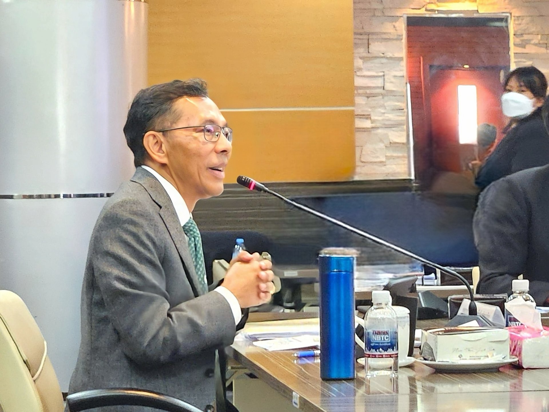 กสทช. ชี้แจง (ร่าง) ประกาศด้านกระจายเสียง เตรียมเปลี่ยนผ่านเป็นระบบใบอนุญาต กสทช. ชี้แจง (ร่าง) ประกาศด้านกระจายเสียง เตรียมเปลี่ยนผ่านเป็นระบบใบอนุญาต