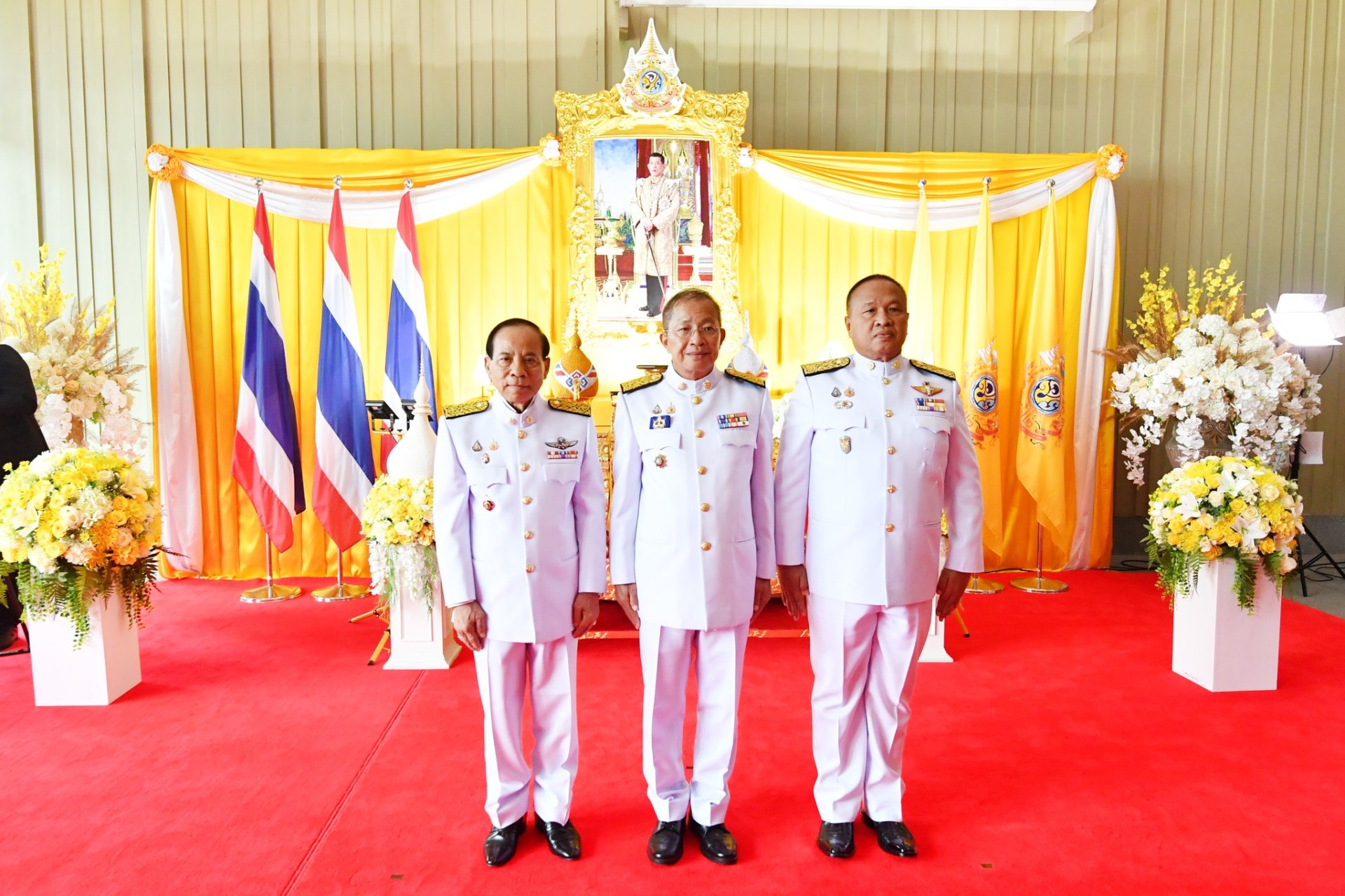 โปรดเกล้าฯ แต่งตั้งประธานและรองประธานวุฒิสภา