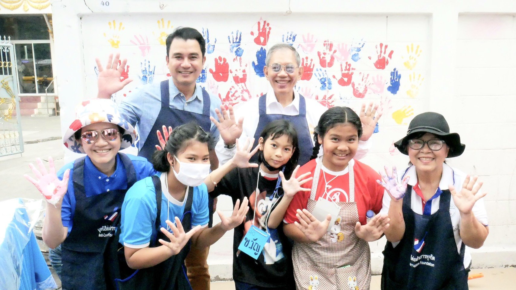 "วิชา มหาคุณ" จูงมือเยาวชนแต้มสีเติมฝันต่อต้านการทุจริต "วิชา มหาคุณ" จูงมือเยาวชนแต้มสีเติมฝันต่อต้านการทุจริต