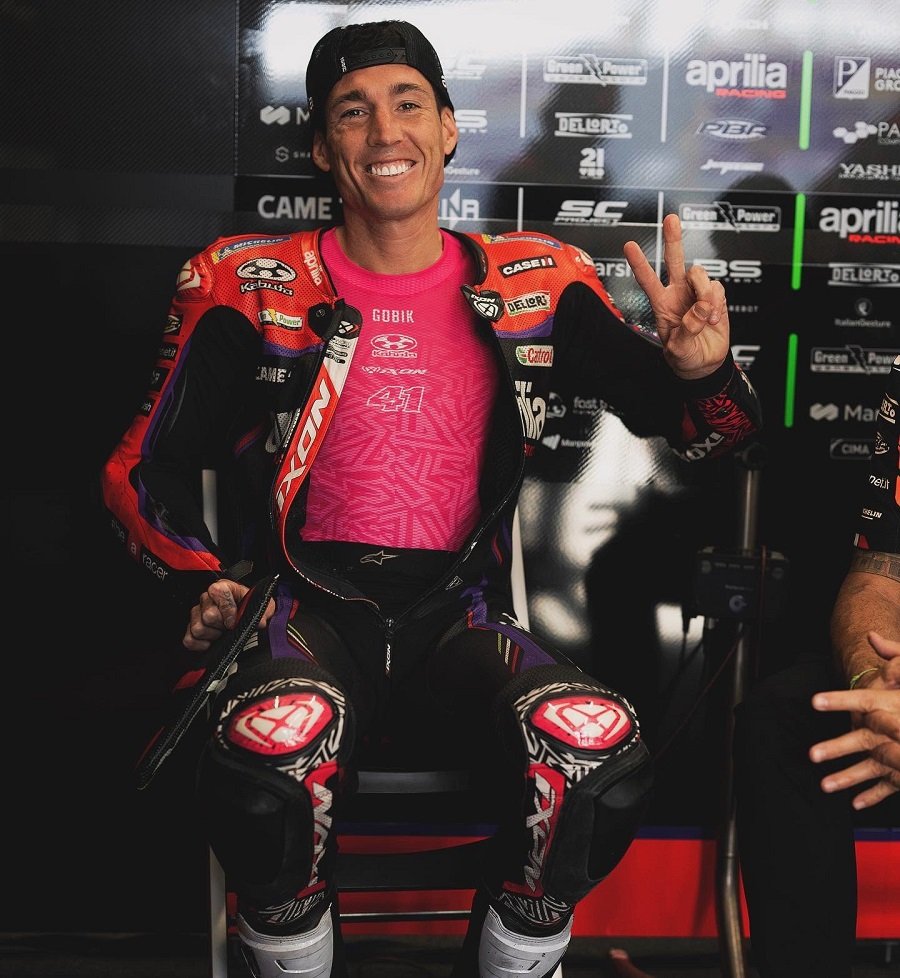 'อเล็กซ์ เอสปาร์กาโร' แฮปปี้ RS-GP24 เจ๋งกว่าที่คิด 'อเล็กซ์ เอสปาร์กาโร' แฮปปี้ RS-GP24 เจ๋งกว่าที่คิด