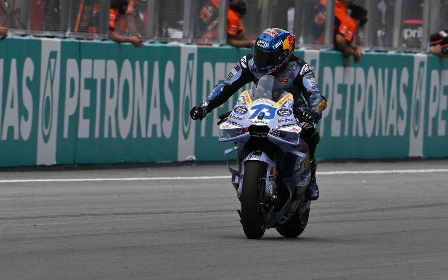อเล็กซ์ มาร์เกซ คว้าชัย Malaysian Grand Prix 2025