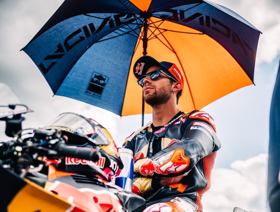 อิเนีย บาสเตียนินี ไม่พอใจปัญหาสุดแปลกของ KTM ที่ซิลเวอร์สโตน