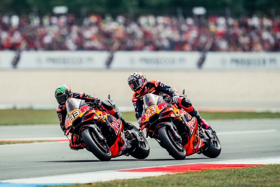KTM คอนเฟิร์มไลน์อัพ MotoGP 2026 สยบข่าวลือย้ายทีม!