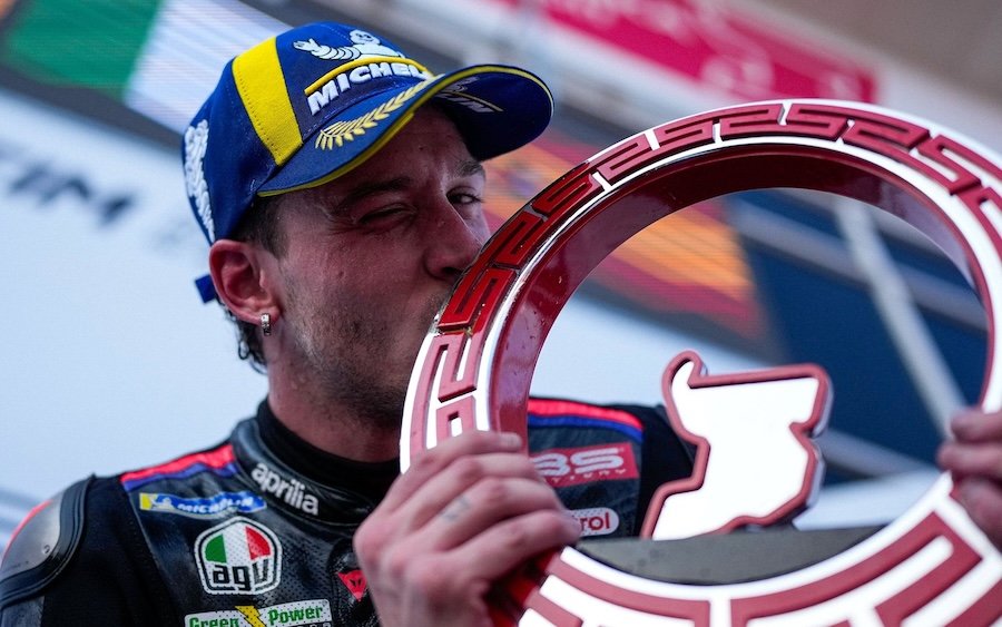 ยังไม่ถอย! มันดาลิกาจุดไฟความหวังให้ มาร์โก เบซเซคกี ลุ้นแชมป์โลก MotoGP 2026