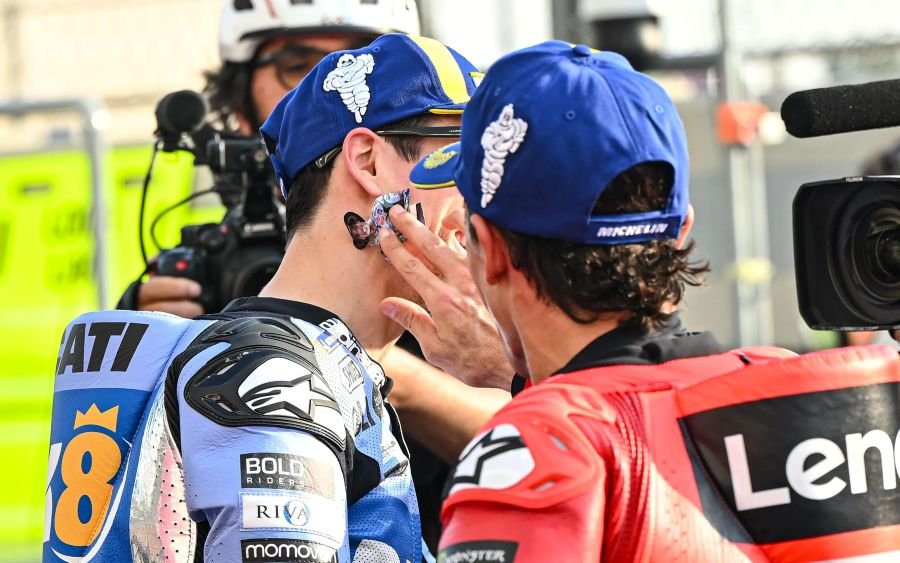 อเล็กซ์ มาร์เกซ เผยคำแนะนำจาก มาร์ก มาร์เกซ ก่อนคว้ารองแชมป์โลก MotoGP 2025